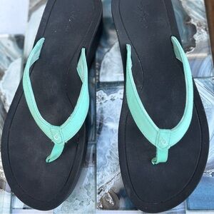 OluKai -pioneer Lua Platform Sandals. Size 8
